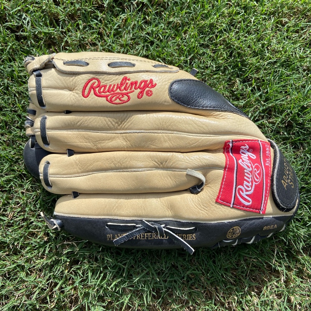 Rawlings Derek Jeter Baseball Glove